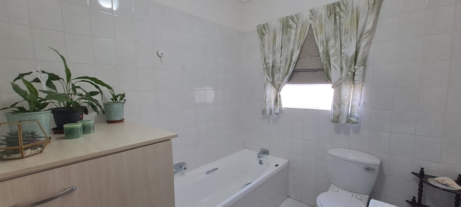 4 Bedroom Property for Sale in La Provance Free State